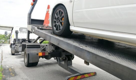 Verkehrsunfall: Abschleppkosten des Unfallfahrzeugs – Angemessenheit